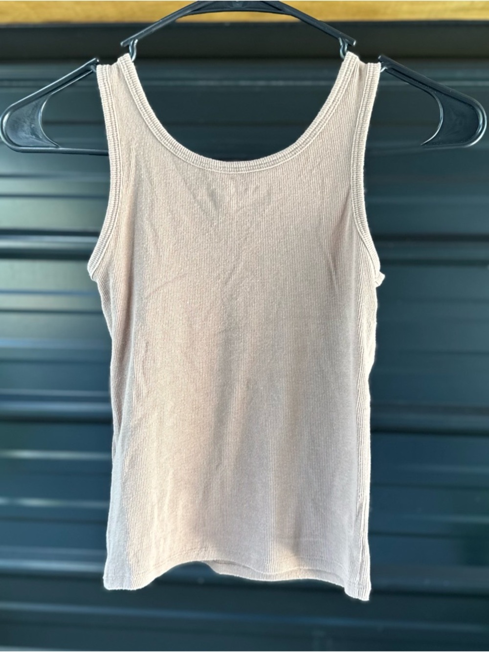 Girl’s Abercrombie Kids Blush Ribbed Henley Tank - Picture 2 of 3